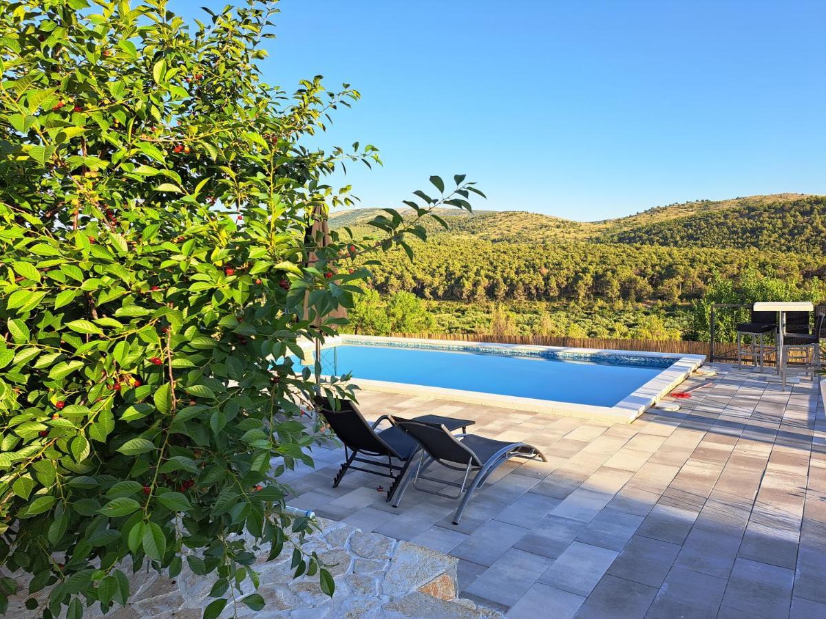 Guest House "The View" - With A Pool Donje Polje Екстериор снимка